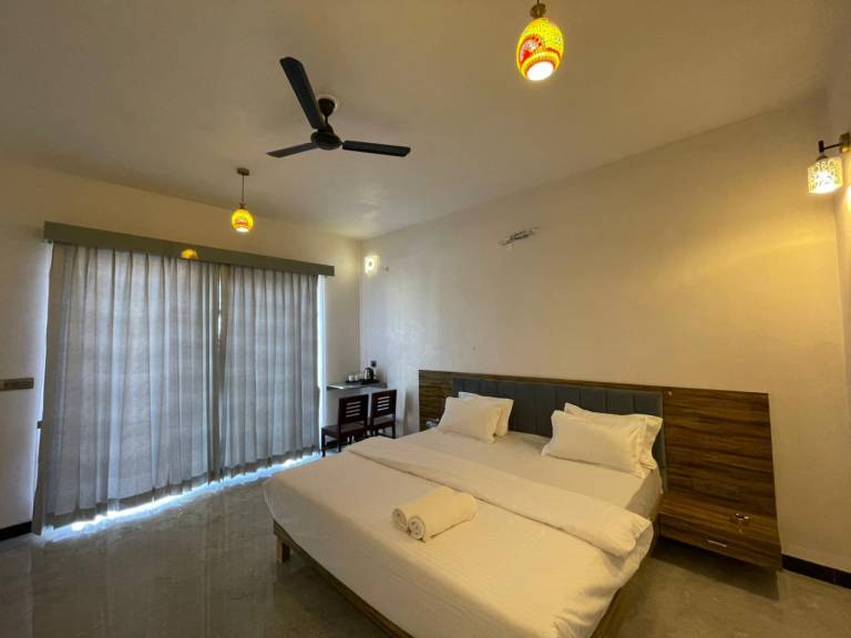 Ample villa with garden & private pool | Good for workation | Pets are welcome — photo 2