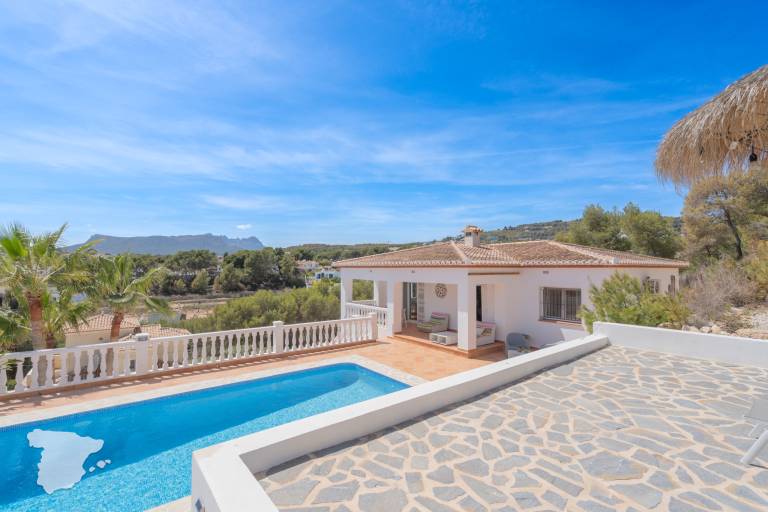 Fully equipped villa with barbeque, yard & patio | Dogs allowed — photo 3