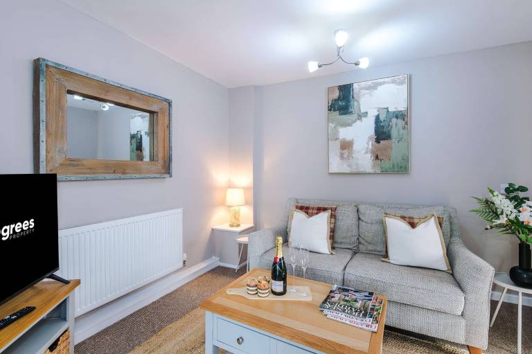 Comfortable 4 Bed Home Perfect for Business Stays