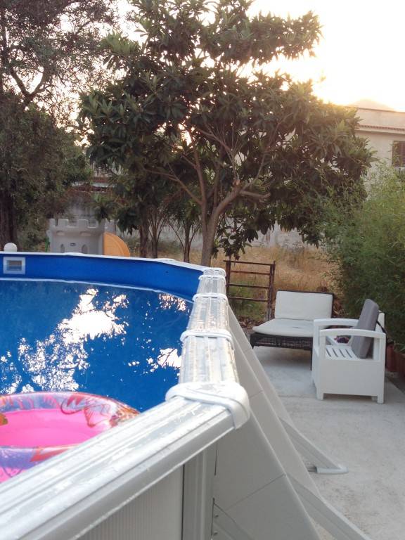 Villa with BBQ, pool & yard — photo 5