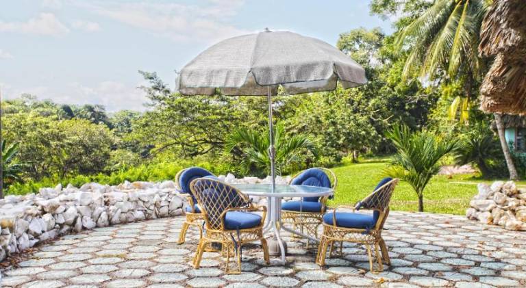 Family-oriented beautiful lodge with pool, yard & patio | Pet-friendly — photo 5
