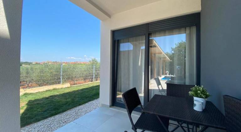 Rental apartment with garden & pool — photo 4