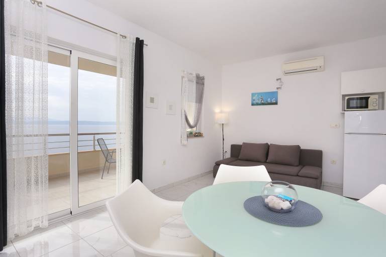 One bedroom apartment with terrace and sea view Podgora, Makarska (A-21817-a) — photo 4