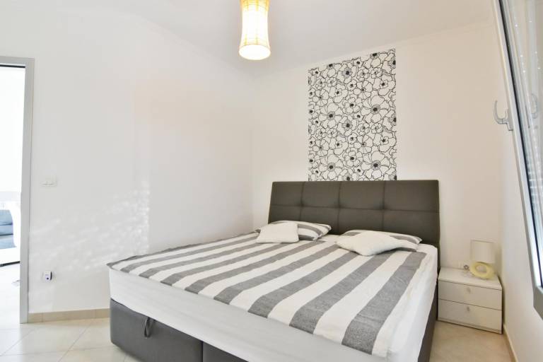 Rental apartment with terrace | City view — photo 4
