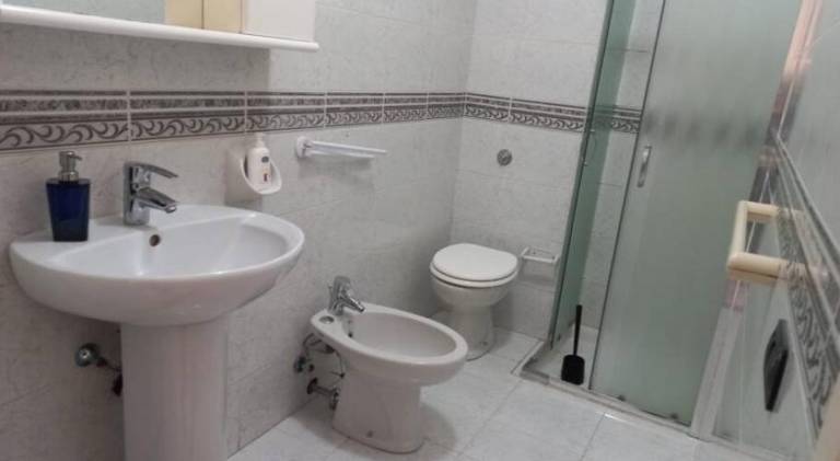 Rental apartment with 4 rooms for 6 persons — photo 2