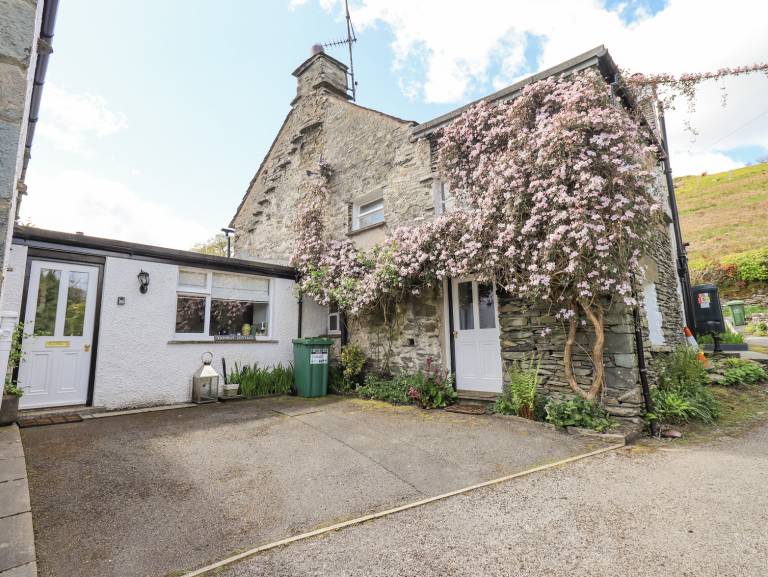 Cottage with yard in Ambleside