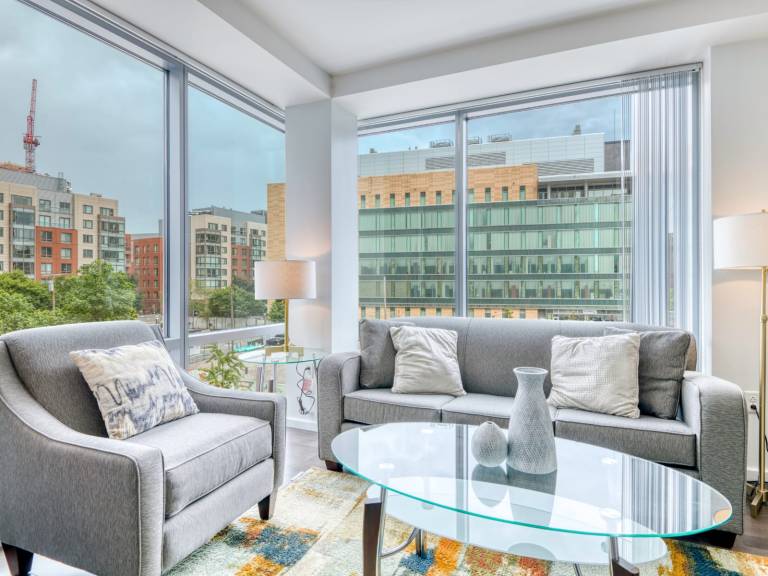 Family-oriented apartment with patio | Suitable for remote work | Dogs allowed — photo 2