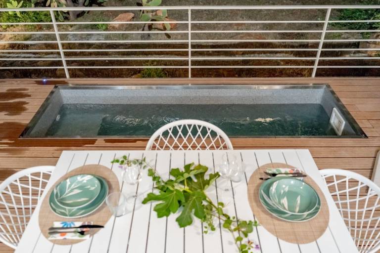 Charming house with hot tub, barbeque & yard | Dogs allowed — photo 3