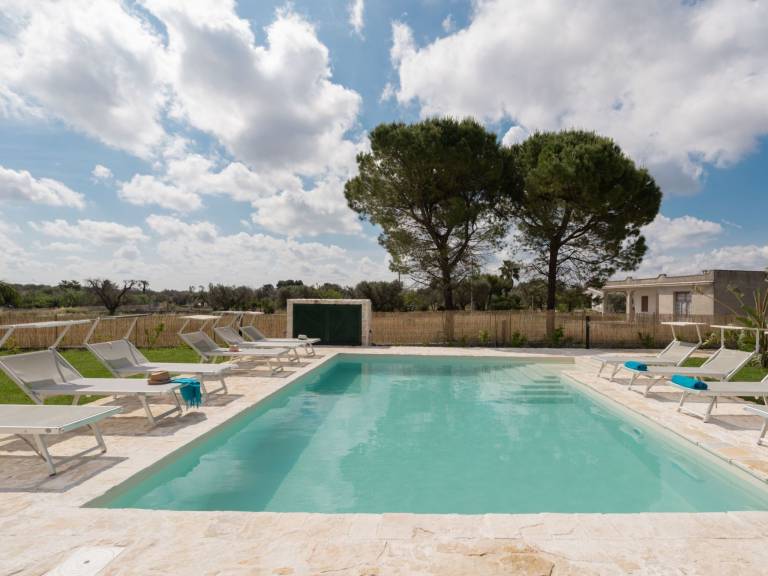 Vacation home with barbecue, private pool & garden — photo 2