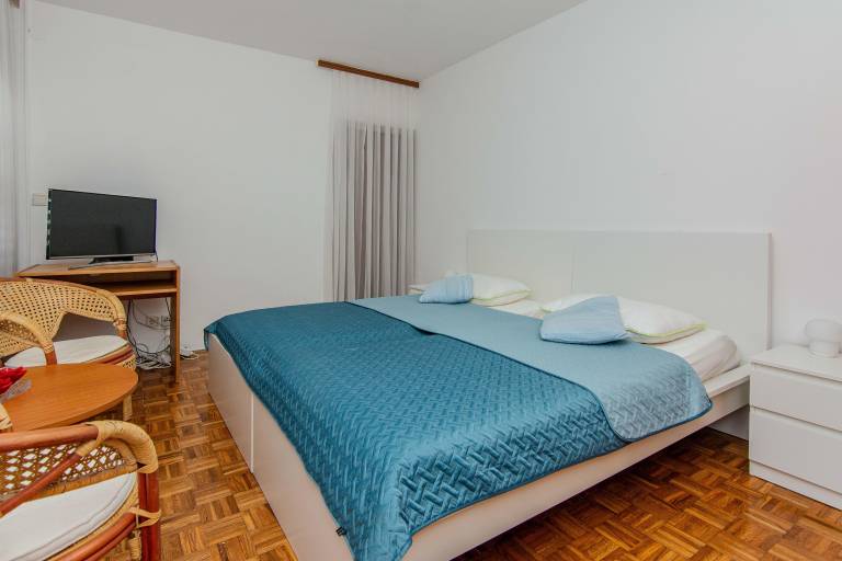 Apartment with yard & barbecue | Close to Ban Jelačić Square | Sea view — photo 5