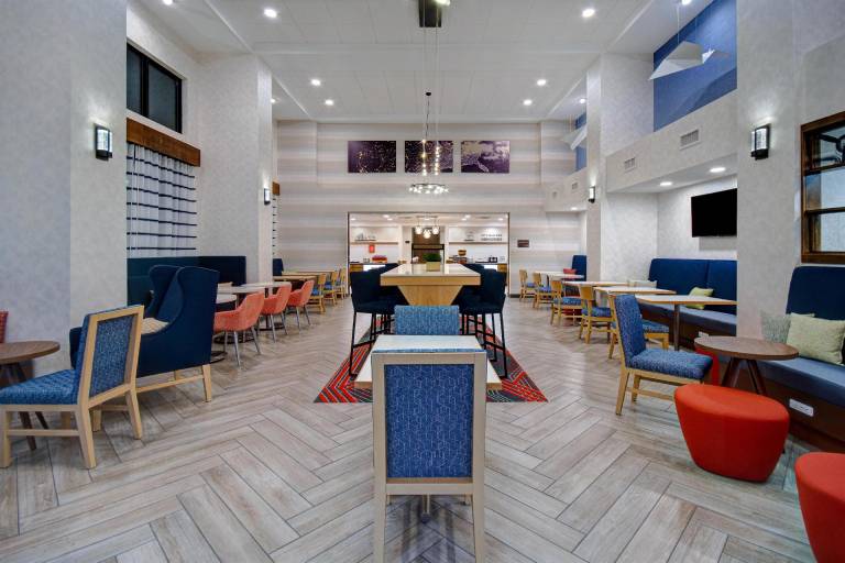 Hampton Inn & Suites Dayton-Vandalia — photo 2
