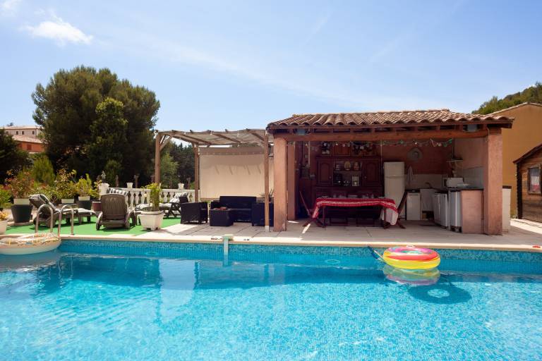 Appartement avec piscine et cuisine d &eacute;t&eacute;