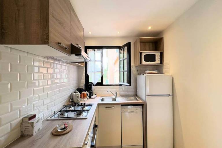 Fully equipped pleasant holiday apartment with grill, pool & patio | Pet-friendly — photo 3