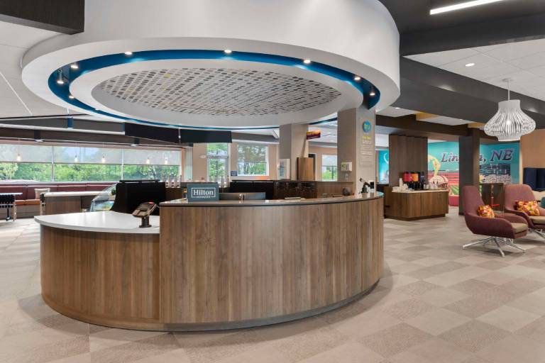 Tru by Hilton Lincoln East — photo 2