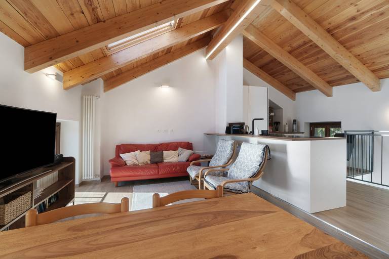 Apartment 'La Mansarda Di Crevari' with Sea View, Parking, Garden, Wi-Fi & Air Conditioning — photo 5