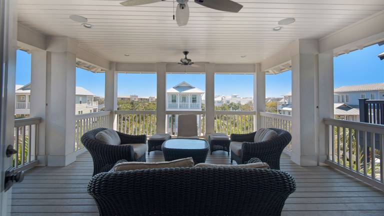 Prime Beach Location with Stunning Resort Pool! — photo 5