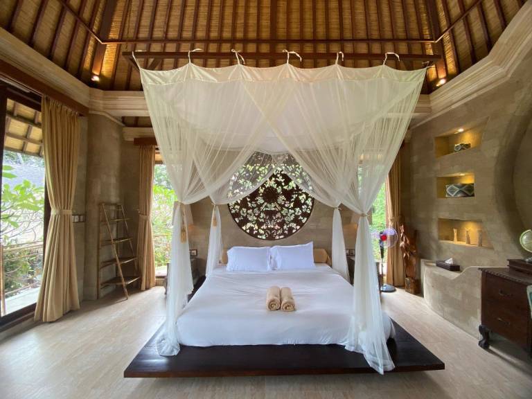 Villa with pool & yard in Tegallalang
