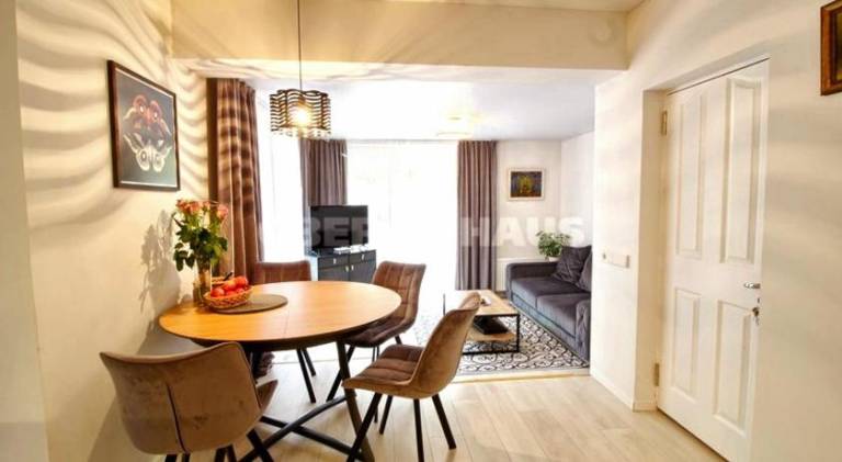 Serviced apartment with yard & terrace — photo 3