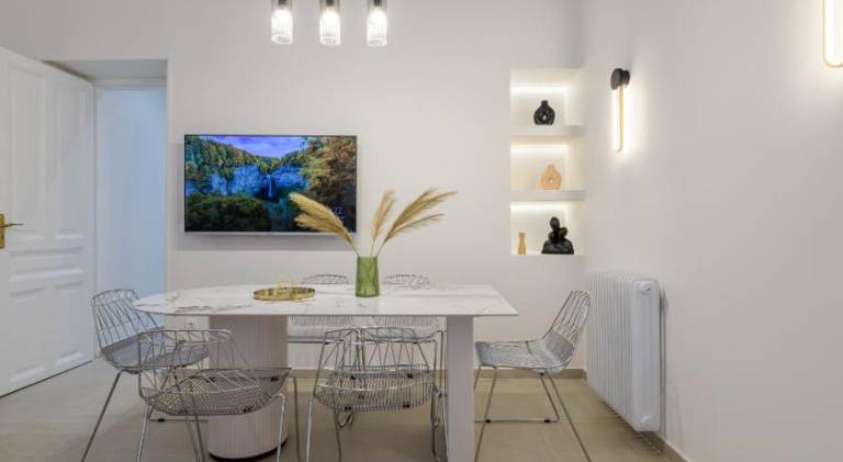 Villa with patio | Next to Acropolis Museum in Athens
