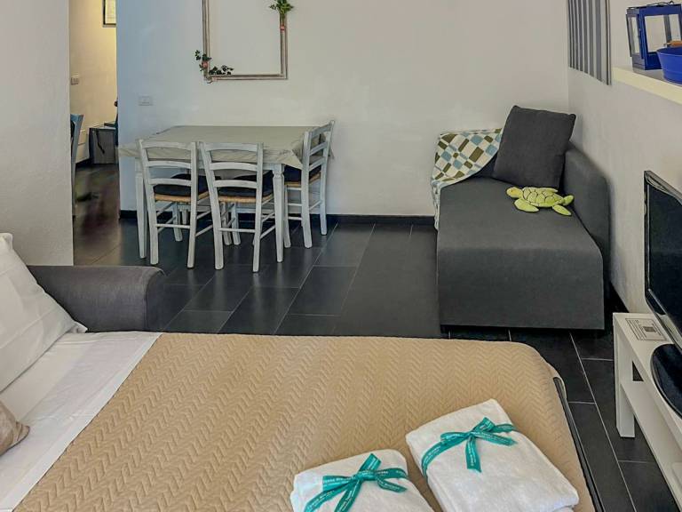 Child-friendly lovely rental apartment with yard | Beach nearby | Dogs allowed — photo 4