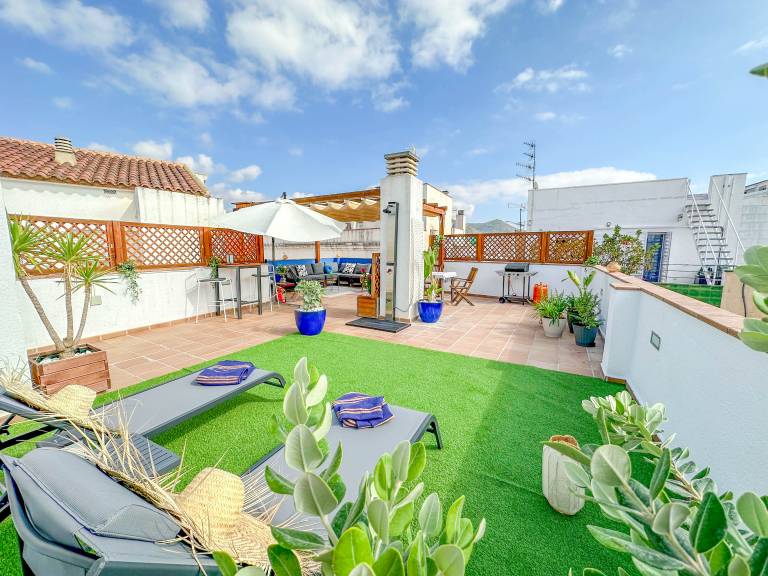 Children-friendly wonderful rental apartment with barbeque & terrace | Sea view | Next to the beach | Dogs allowed — photo 2