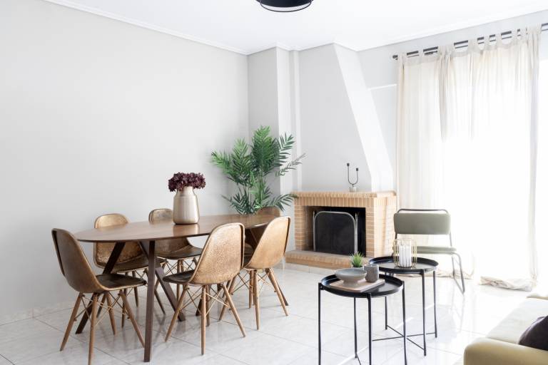 Apartment with patio in Athens