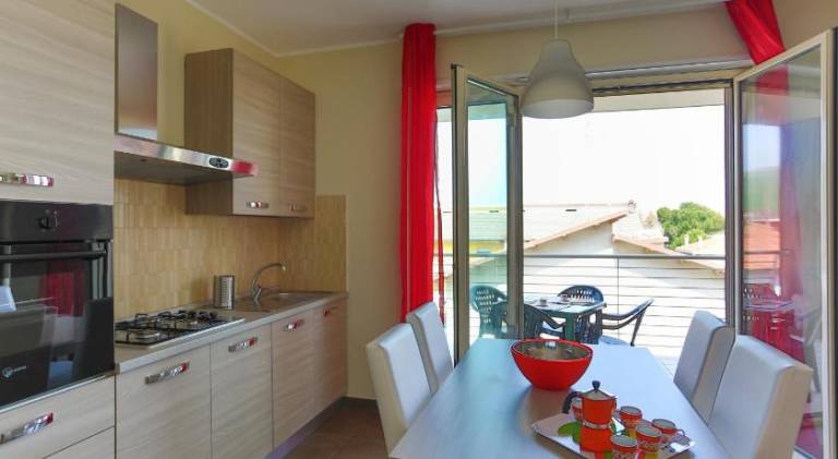 Holiday apartment with 1 room for 4 persons in Pineto