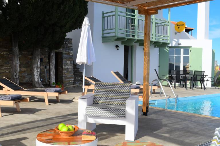 Villa with private pool, yard & barbecue — photo 3