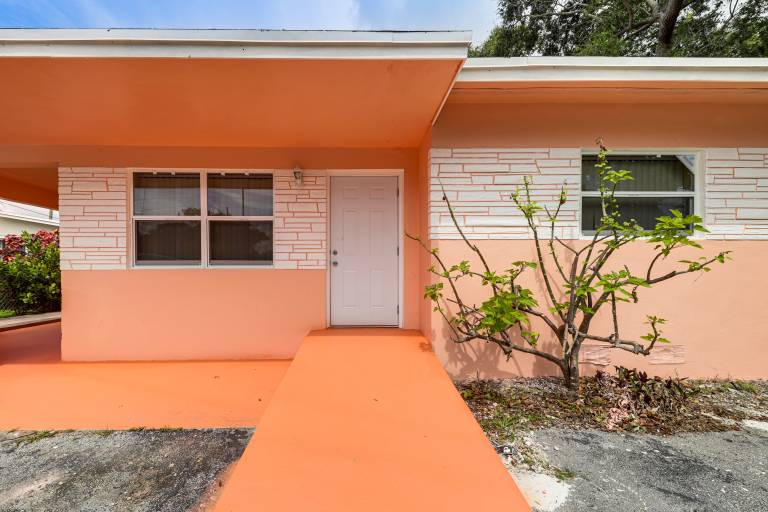 3 Mi to Dania Beach Pier Convenient Apartment