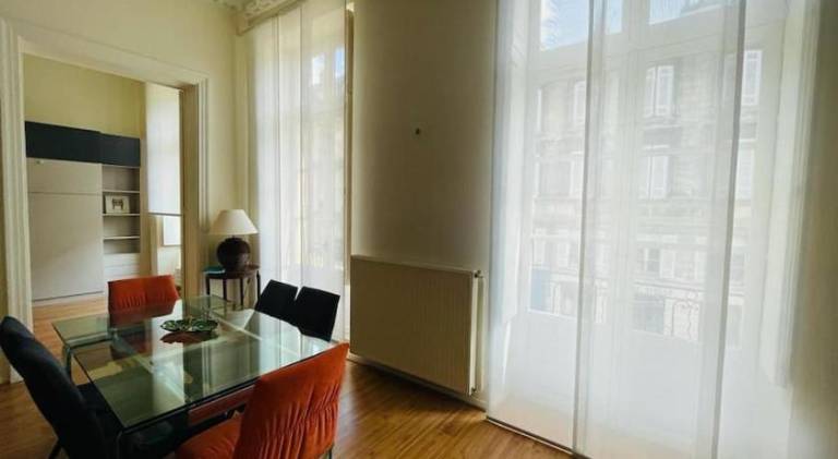 Apartment with terrace | Close to Bordeaux Cathedral — photo 3