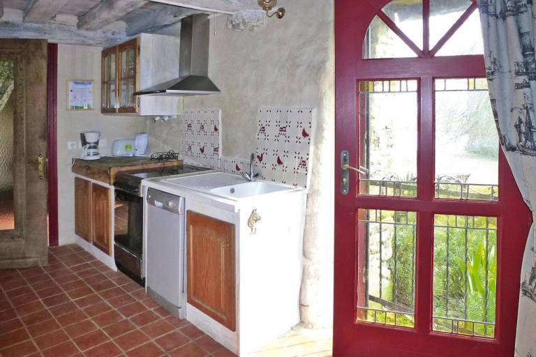 Family-friendly lovely castle with terrace & yard | Pets allowed — photo 3