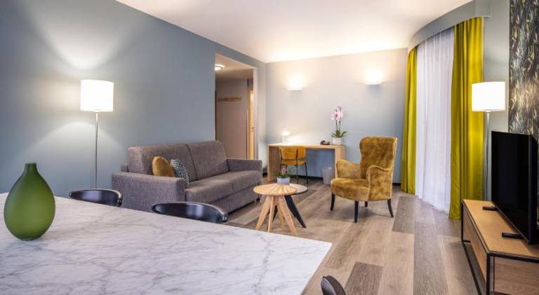 Serviced apartment with sauna, pool & garden | Close to Royal Palace of Brussels | Suitable for remote work — photo 2