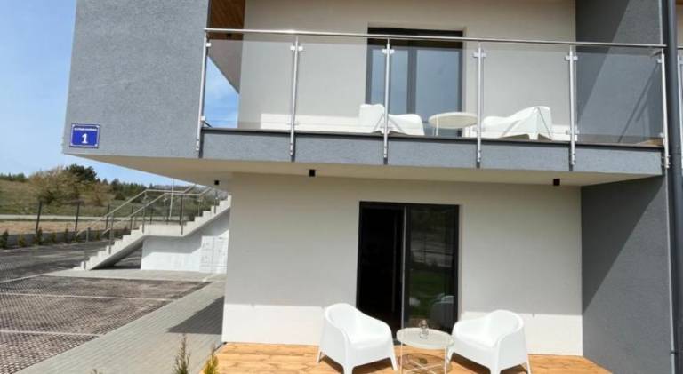 Apartment with garden & patio — photo 3