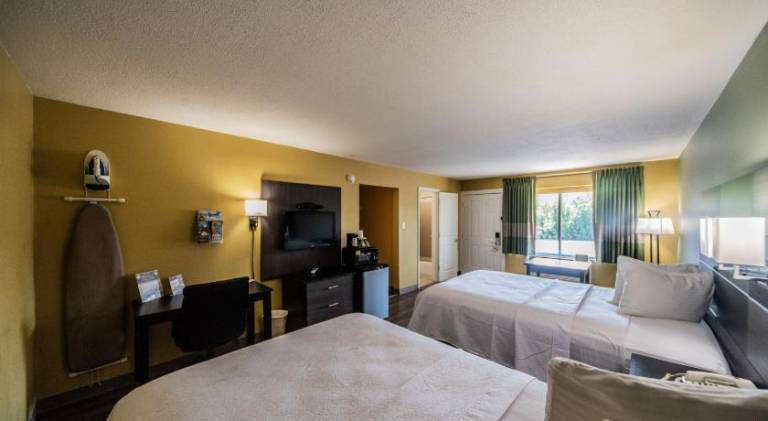 Relax Inn and Suites Kuttawa Eddyville — photo 2