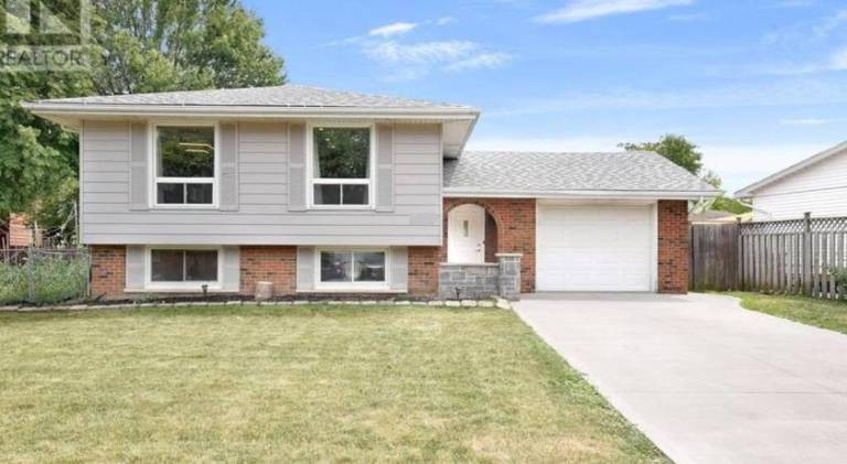 House with 5 rooms for 10 persons in Windsor, ON