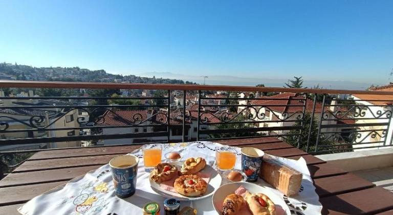Holiday apartment with barbeque, terrace & yard | Perfect for remote work — photo 4