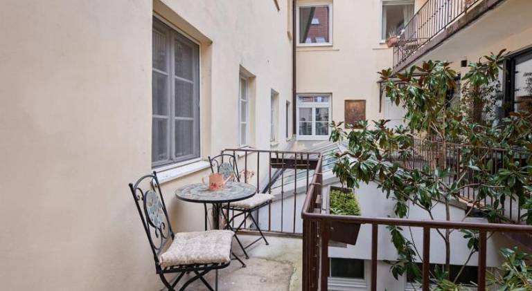 Old Pressburg - Green Courtyard — photo 4
