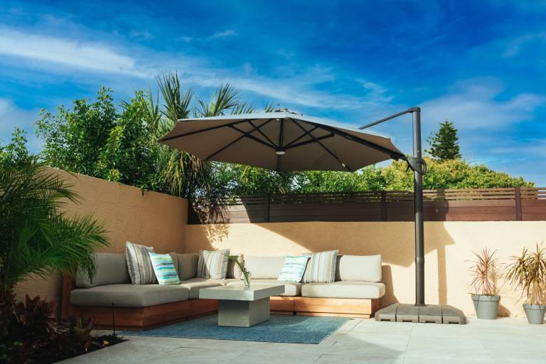 Vacation home with private pool, barbecue & terrace | Garden view — photo 3