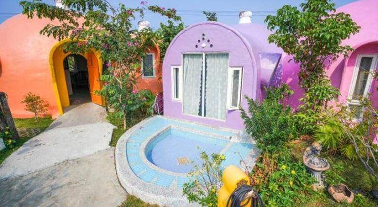 Serviced apartment with patio, pool & garden | Pets allowed — photo 5