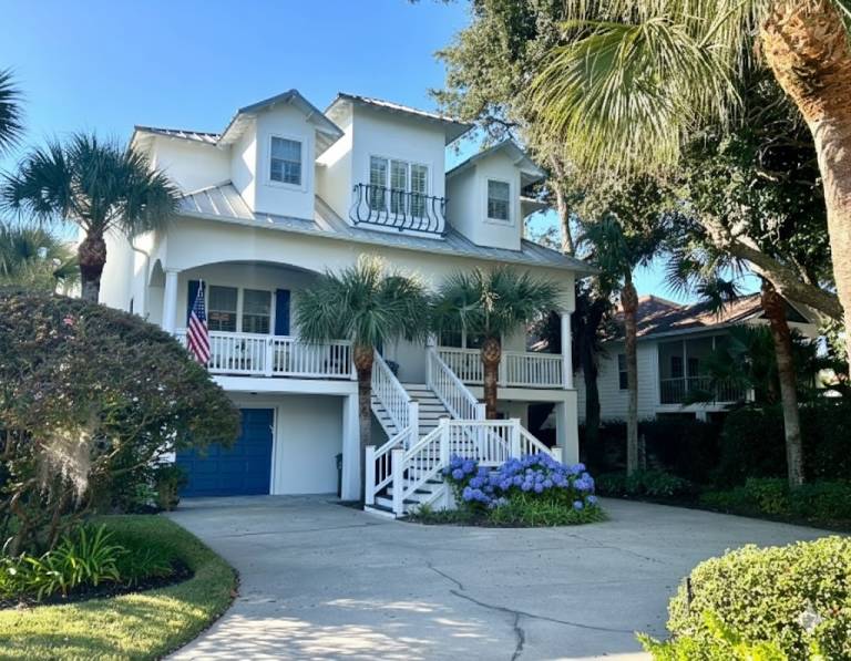 Hydrangea House - 135 Compass Point in St. Simons Island, GA