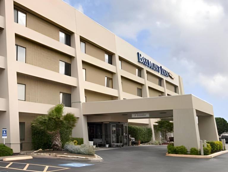 Baymont by Wyndham Arlington At Six Flags Dr in Arlington, TX