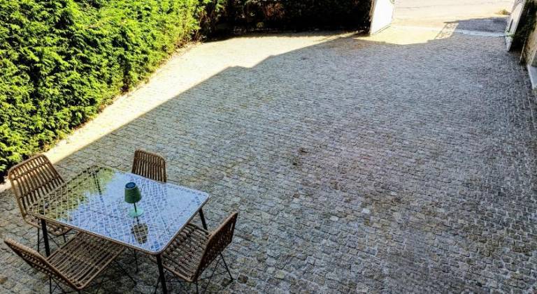 House with patio — photo 3