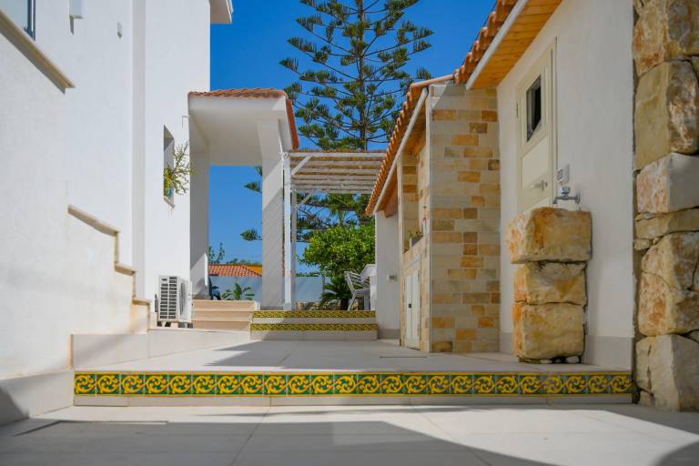 Villa with garden, terrace & grill | Panoramic view — photo 5