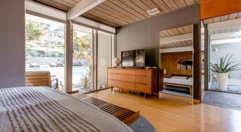 Lovely vacation home with pool & hot tub | Pet-friendly — photo 2