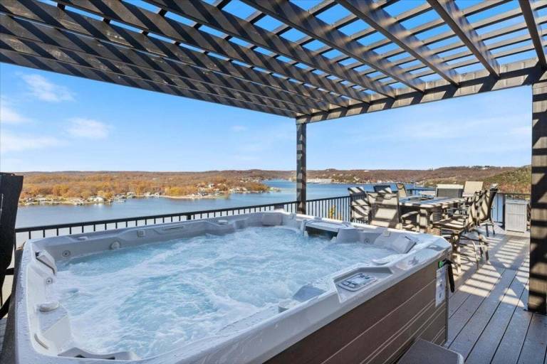 House  Hurricane Deck