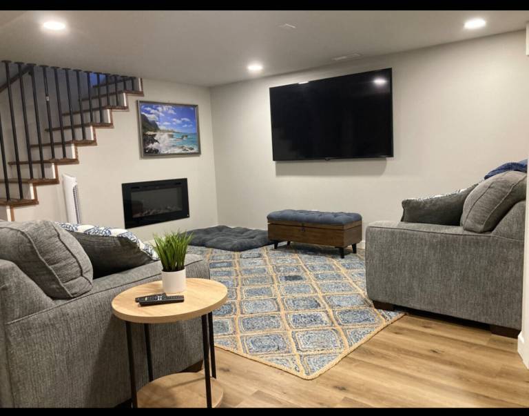 Family-oriented nice vacation home with garden | Dogs allowed in Colorado Springs, CO