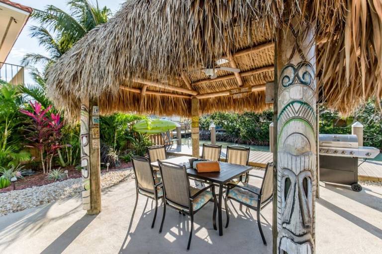 REDUCED! Manatee Cove - 4 BR/2 BA with Pool/Hot Tub on a canal! — photo 2