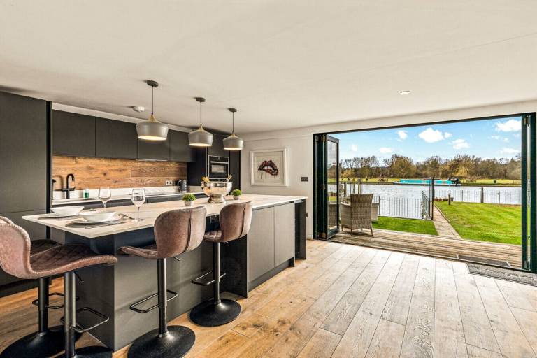 Cabin  Henley-on-Thames
