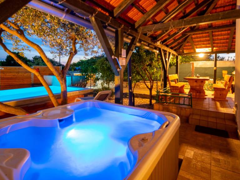 Ferienhaus in Biograd na Moru für max. 2 Personen Ferienhaus in Biograd na Moru für max. 2 Personen