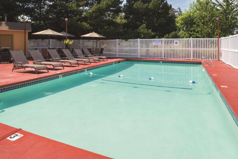 Best Western Plus Parkway Inn — photo 5